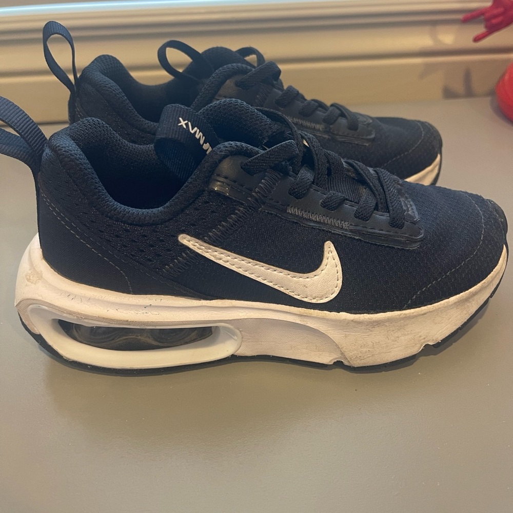 Nike Air Max INTRLK lite little boys size 11